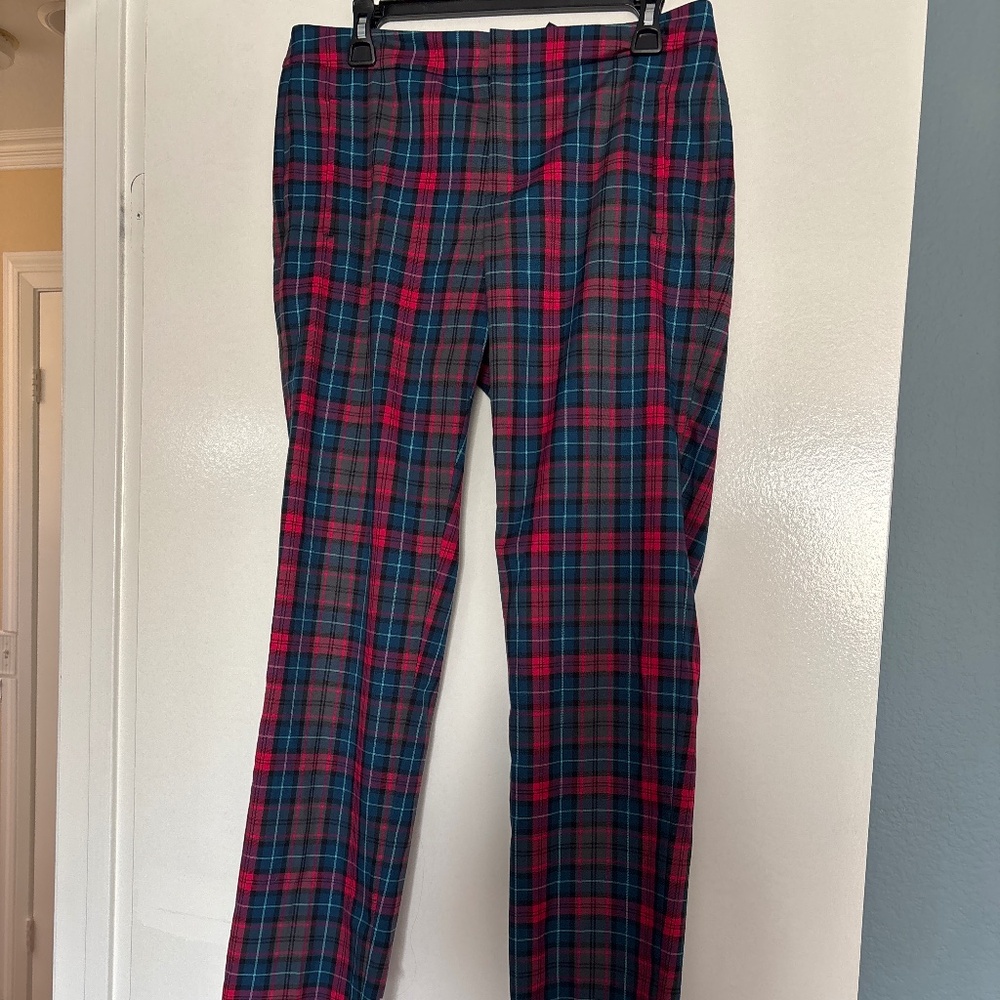 Tommy Hilfiger holiday plaid pants. NEVER WORN.